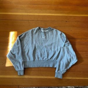 Nike essential grey sweatshirt